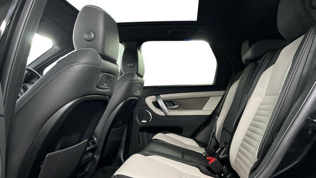 Land Rover Discovery Sport 2.0 D200 Metropolitan 5 Seat Black #4