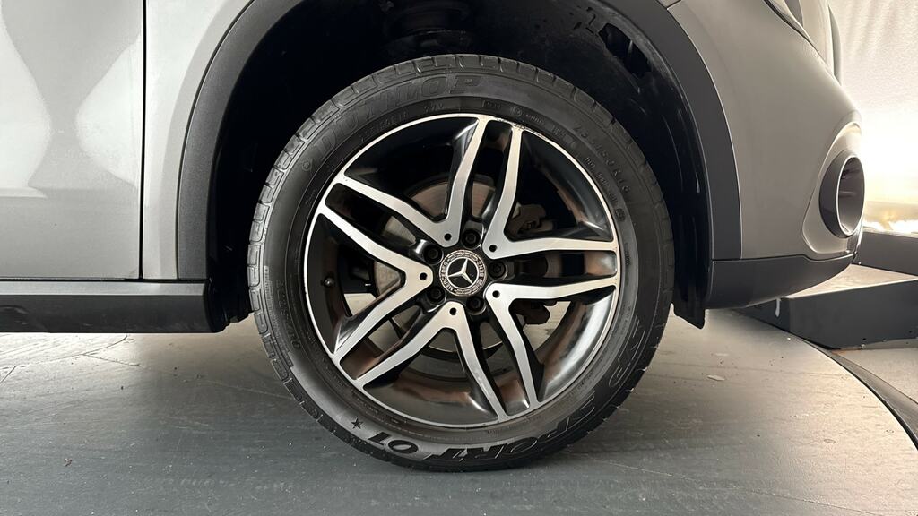 Mercedes-Benz GLA Class Gla200d Sport Premium Plus Silver #23