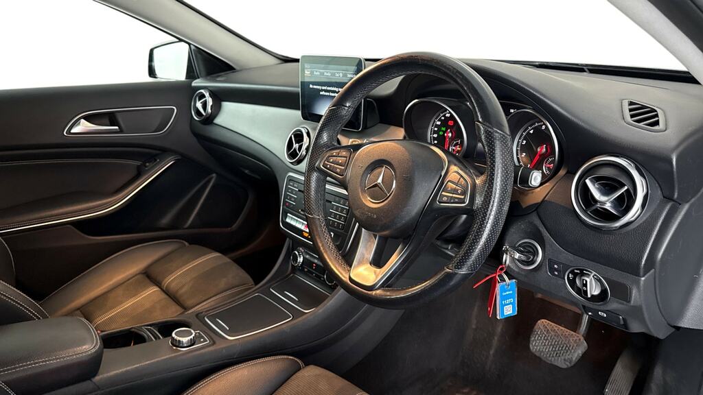 Mercedes-Benz GLA Class Gla200d Sport Premium Plus Silver #9