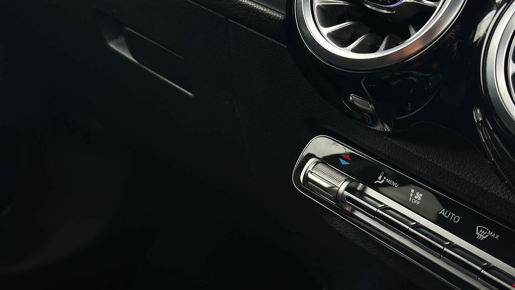 Mercedes-Benz GLB Class Glb 200 Amg Lne Premium M Grey #22