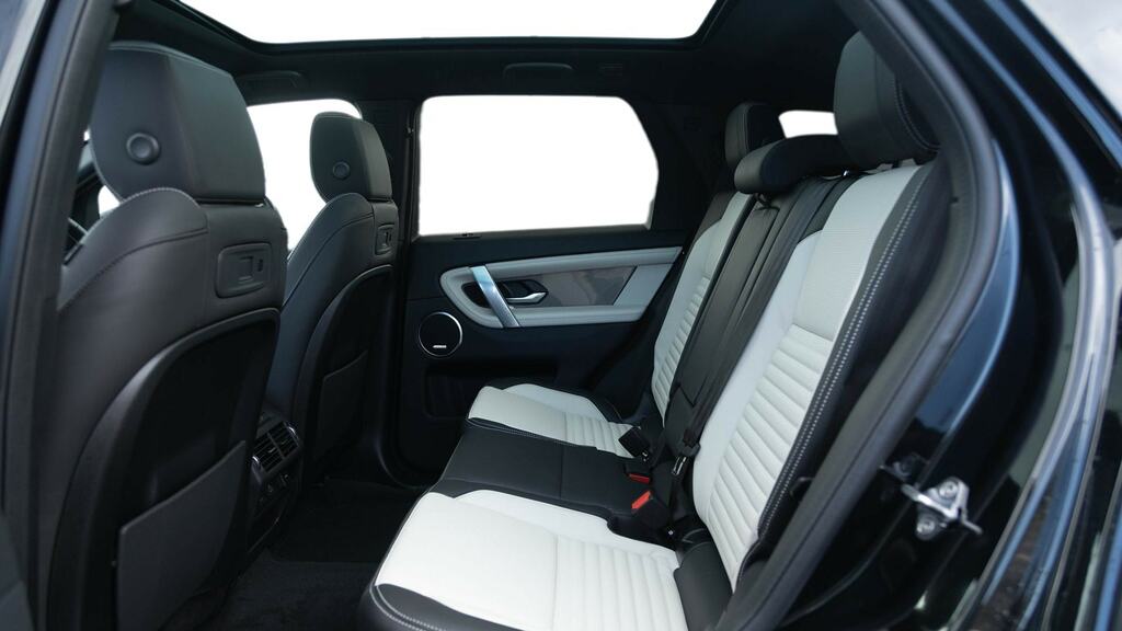 Land Rover Discovery Sport 2.0 D200 Metropolitan 5 Seat YK26BOF Black #4