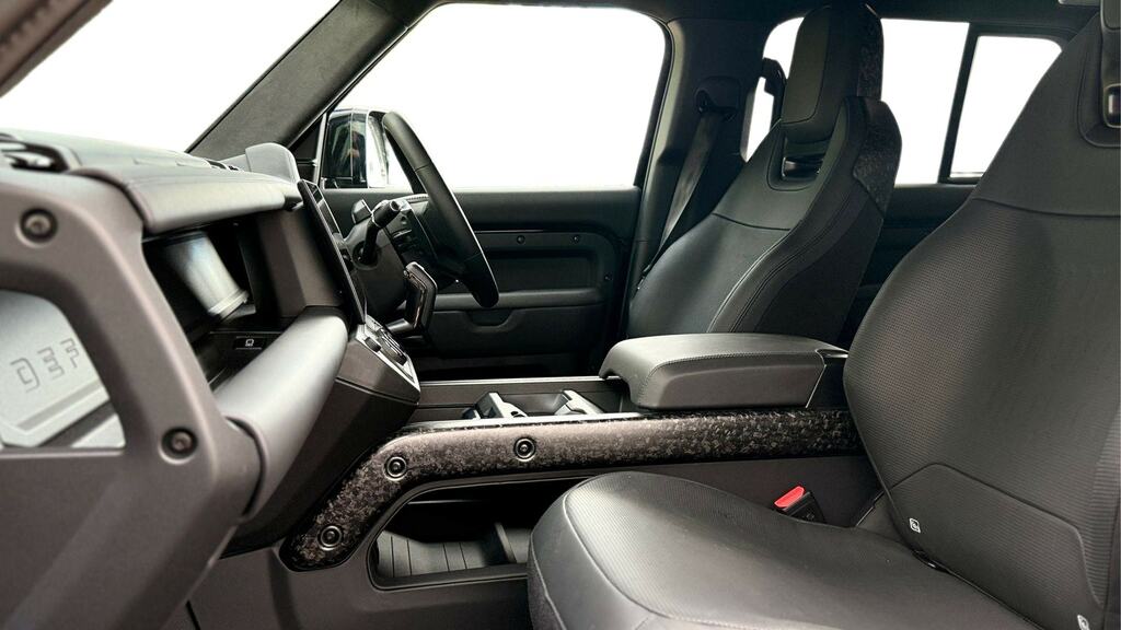 Land Rover Defender 110 4.4 P635 Octa Black 110 Black #3