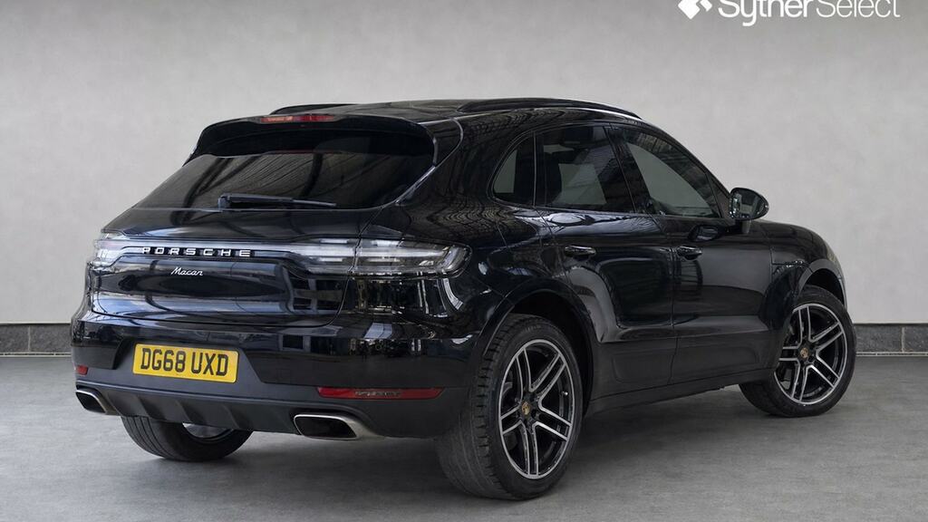 Porsche Macan 5dr Pdk Black #4