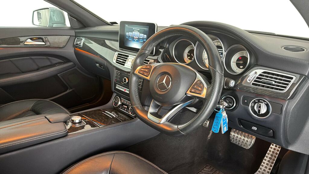 Mercedes-Benz CLS  White #9