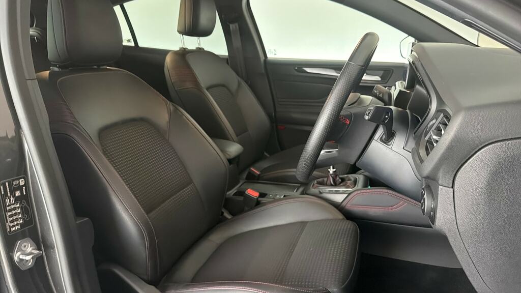 Ford Focus 1L St-line Edition Ecoboost Mhev T #10