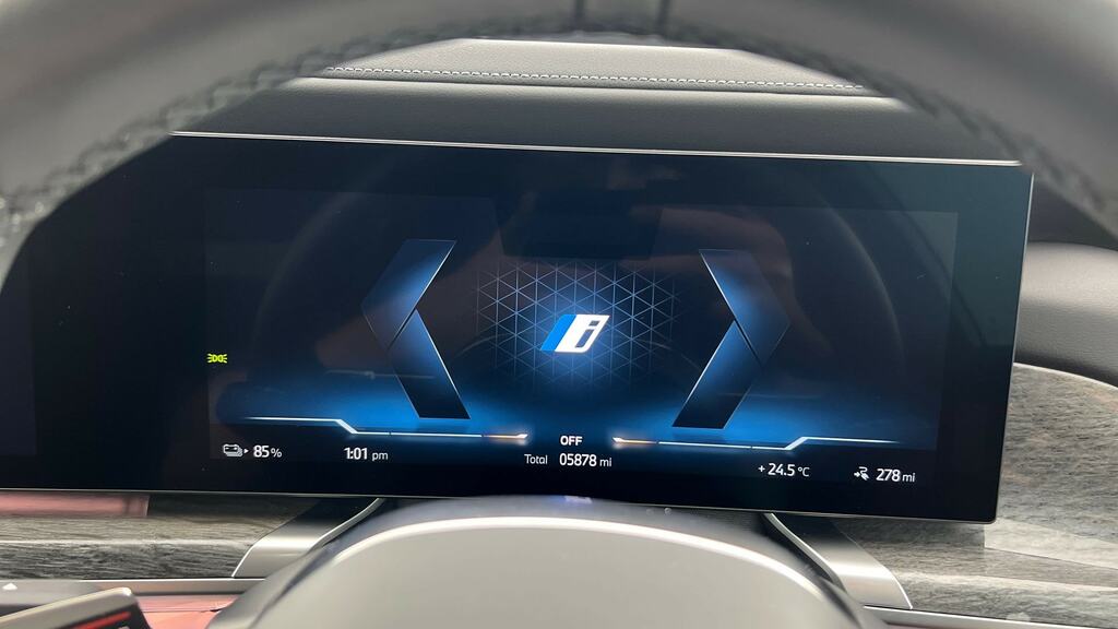 BMW i7 50 105.7Kwh M Sport Edrive Grey #9