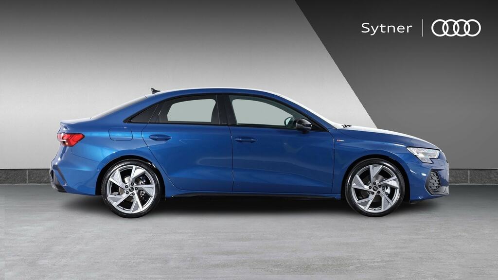 Audi A3 1.5 Tfsi 150 Black Edition S Tronic FM26YXE Blue #4