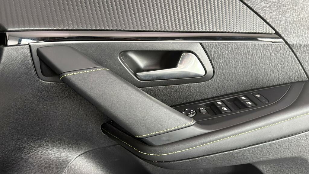 Peugeot 208 Active Premium White #21