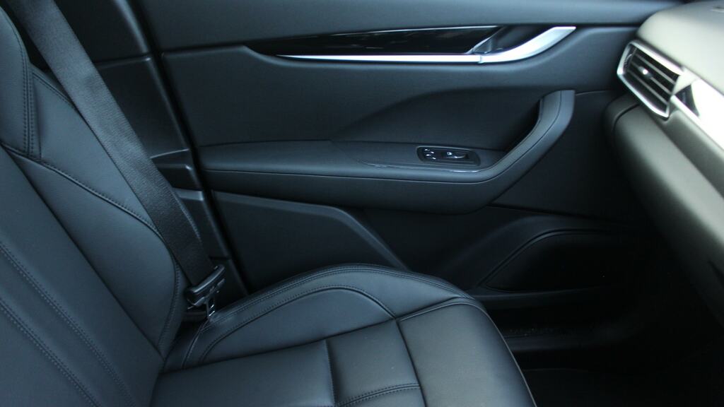 Maserati Levante V6 Modena Black #17