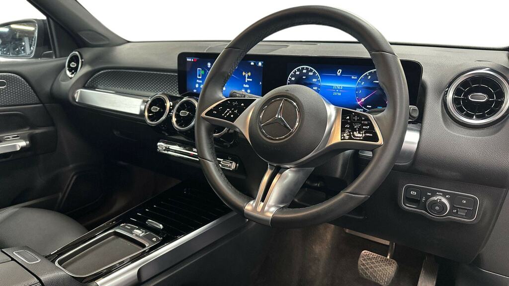 Mercedes-Benz GLB Class Glb 200 Sport Executive 7G-tronic Black #3