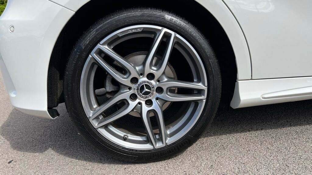 Mercedes-Benz A Class A180 Amg Line Premium EK67CZA White #5