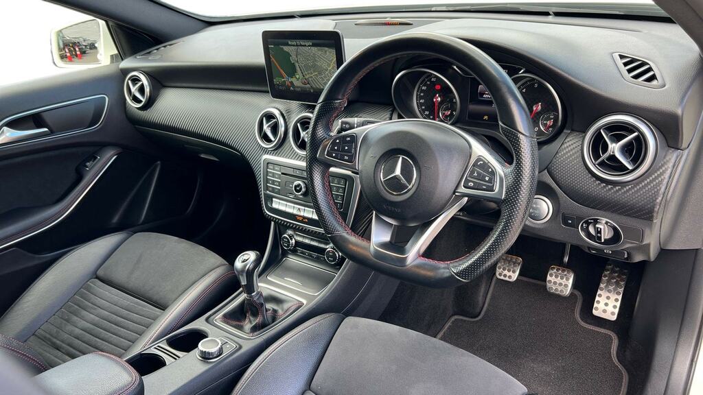 Mercedes-Benz A Class A180 Amg Line Premium EK67CZA White #3