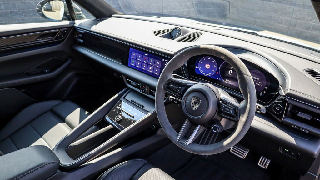 Porsche Macan 470Kw Turbo 100Kwh Grey #3