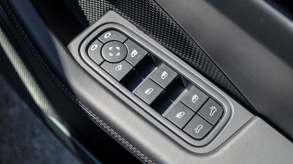 Porsche Macan 300Kw 4 100Kwh Black #22