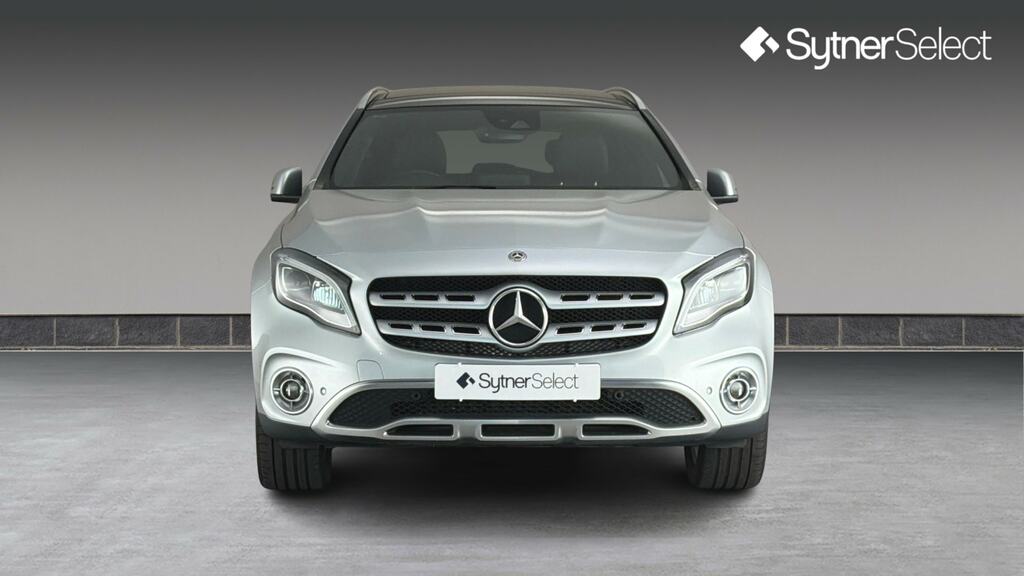 Mercedes-Benz GLA Class Gla 200D Sport Premium Plus Silver #4
