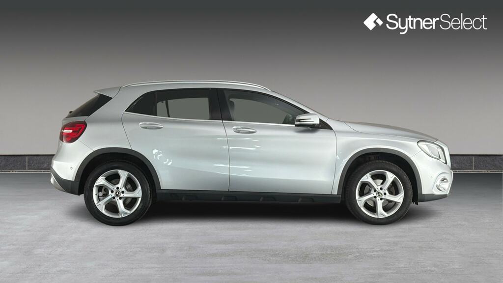 Mercedes-Benz GLA Class Gla 200D Sport Premium Plus Silver #3