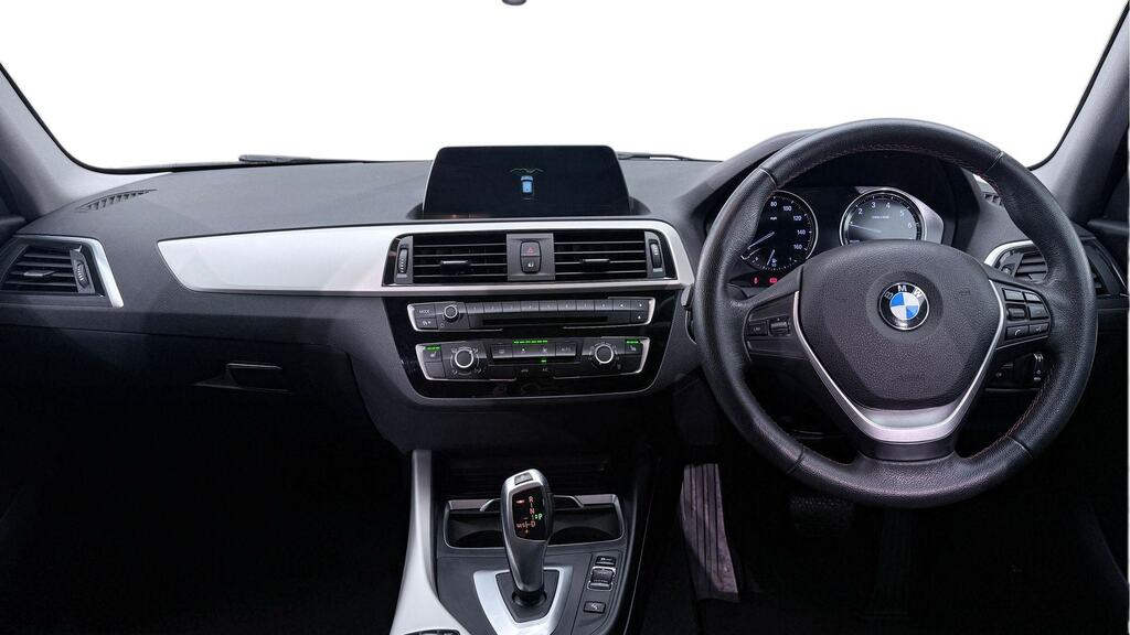 BMW 1 Series 118I 1.5 Se Navservotronic Step Silver #4