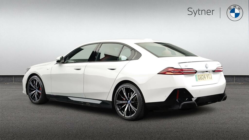 BMW i5 250Kw Edrive40 M Sport Pro 84Kwh White #2