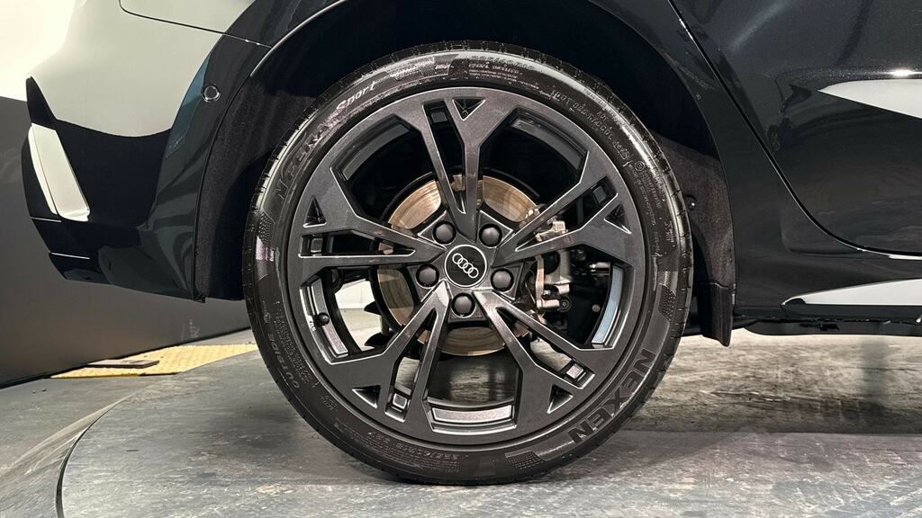 Audi A3 1.5 Tfsi E 204 Black Ed S Tronic Tech Pro YA26HVF Black #5
