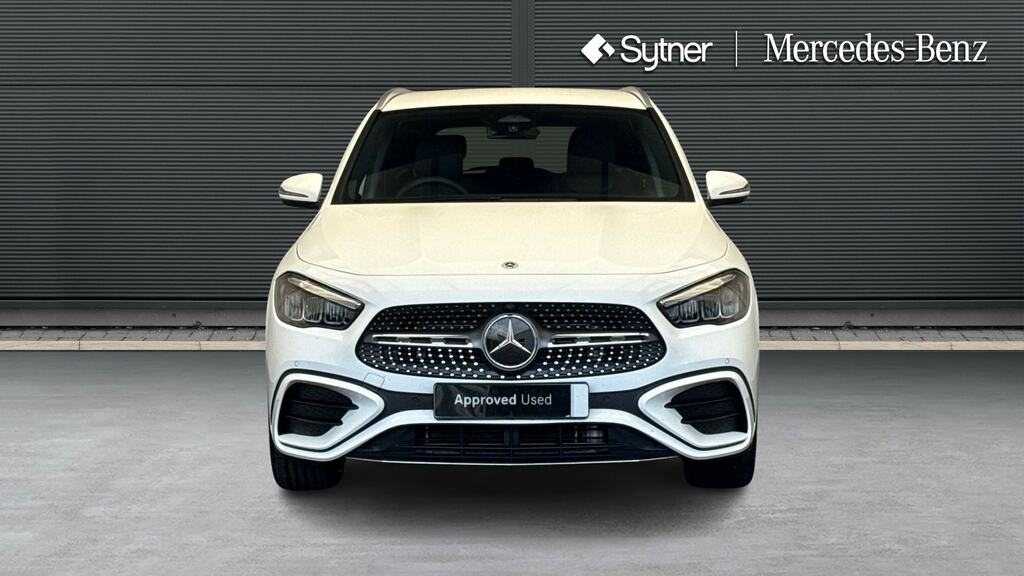 Mercedes-Benz GLA Class Gla 200 Amg Line Executive White #6
