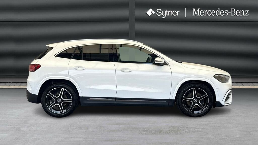 Mercedes-Benz GLA Class Gla 200 Amg Line Executive White #4