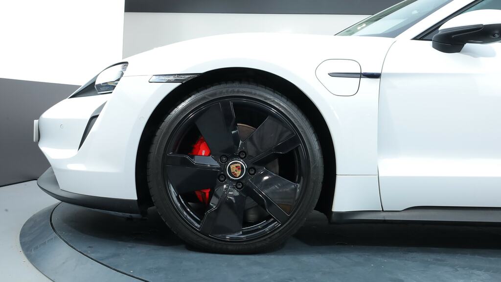 Porsche Taycan 390Kw 4S 79Kwh White #3