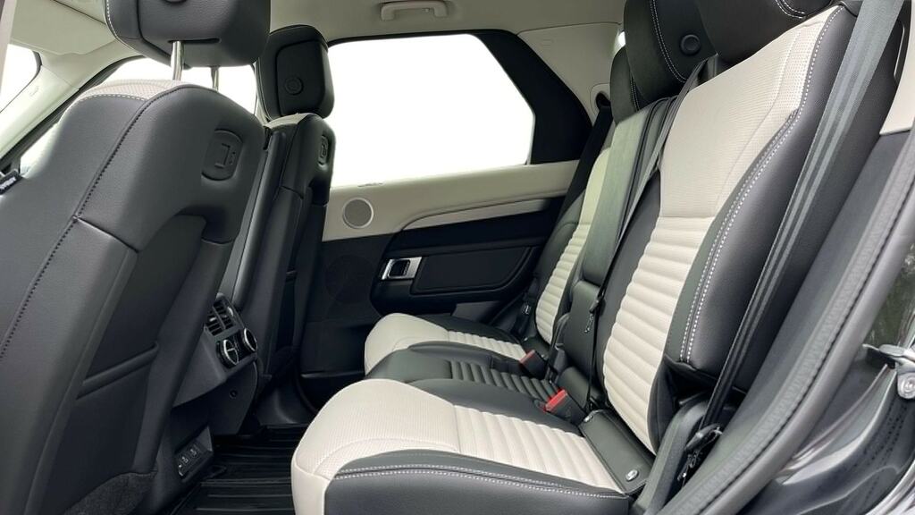 Land Rover Discovery 3.0 D350 Gemini Black #4