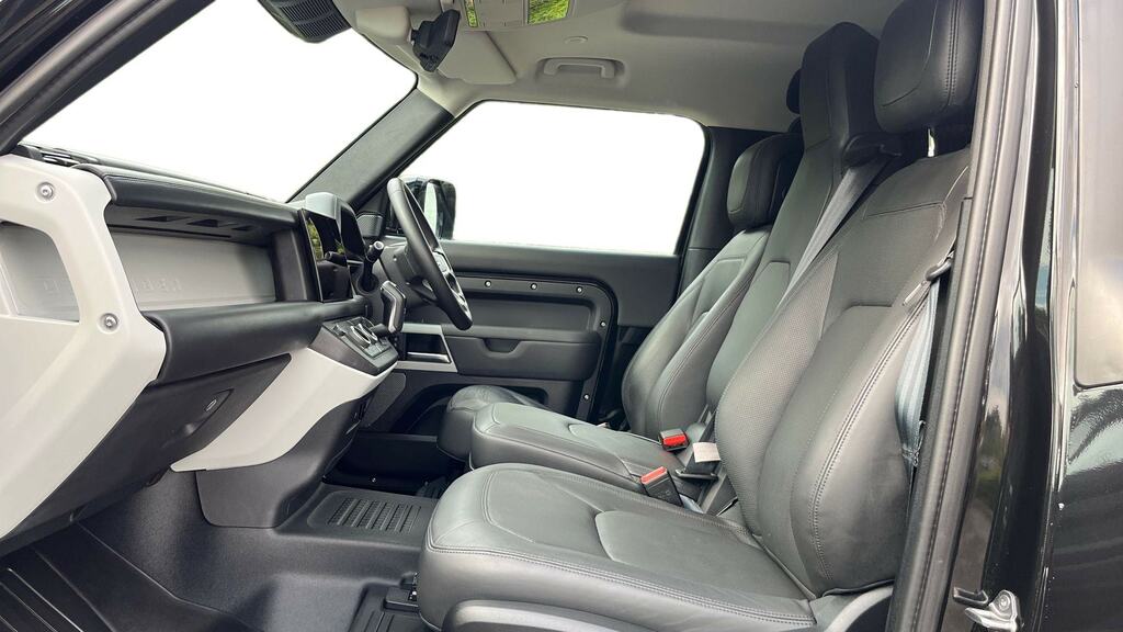 Land Rover Defender 90 3.0 D250 Hard Top Hse 3 Seat Black #3