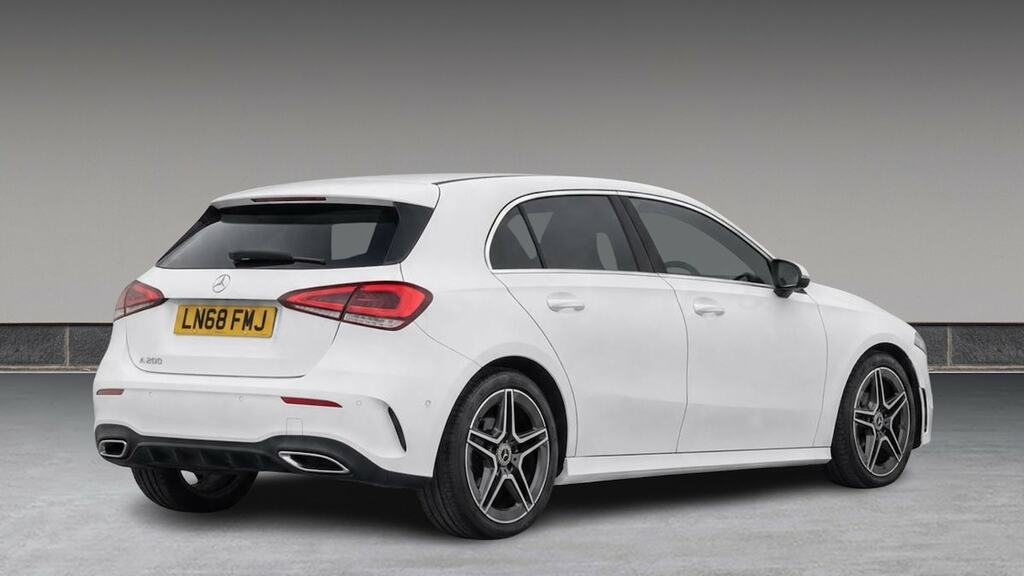 Mercedes-Benz A Class A200 Amg Line Executive LN68FMJ White #4