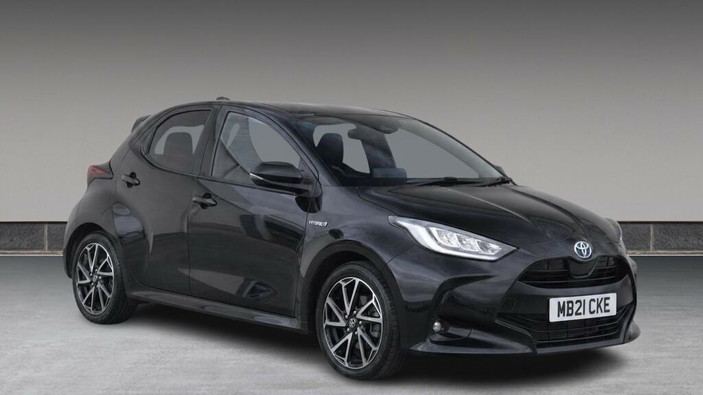 Toyota Yaris 1.5 Hybrid Design Cvt Black