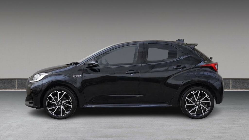 Toyota Yaris 1.5 Hybrid Design Cvt Black #5