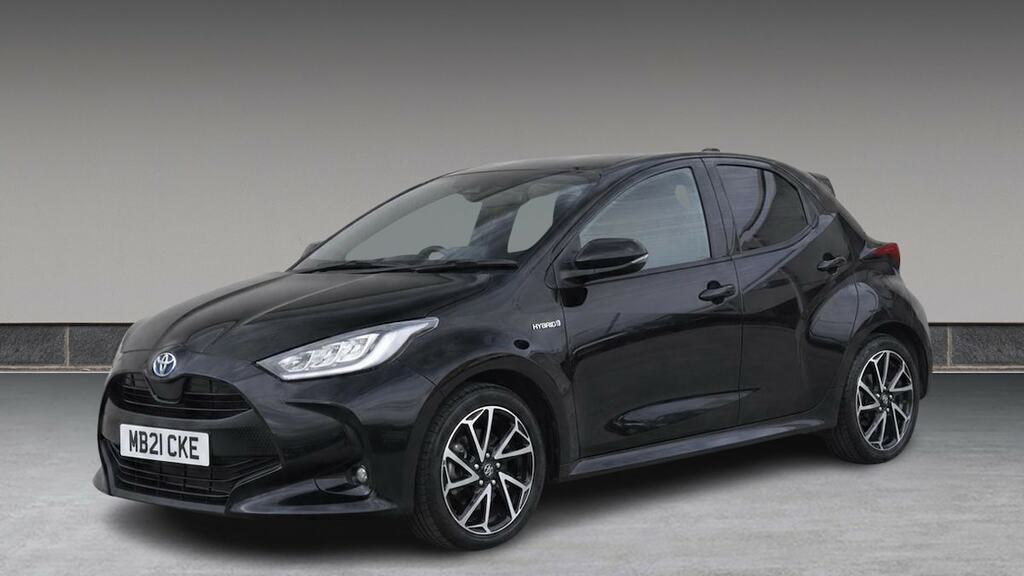 Toyota Yaris 1.5 Hybrid Design Cvt Black #2