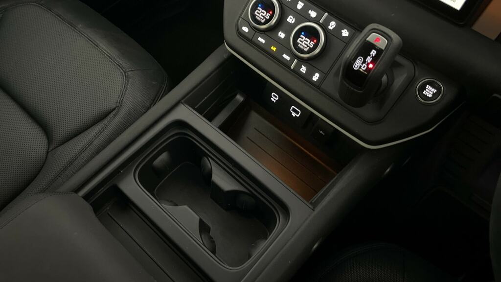 Land Rover Defender 90 3.0L Black #13
