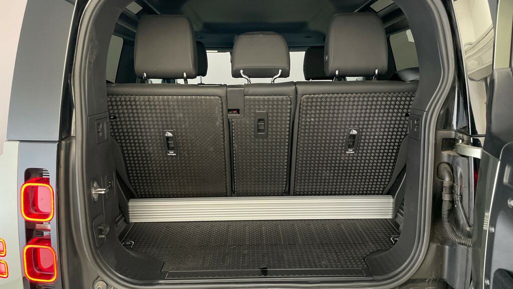 Land Rover Defender 90 3.0L Black #21