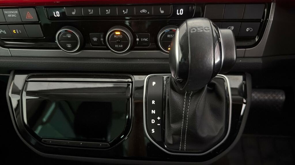 Volkswagen Caravelle 2016 16 2.0 Beige #14