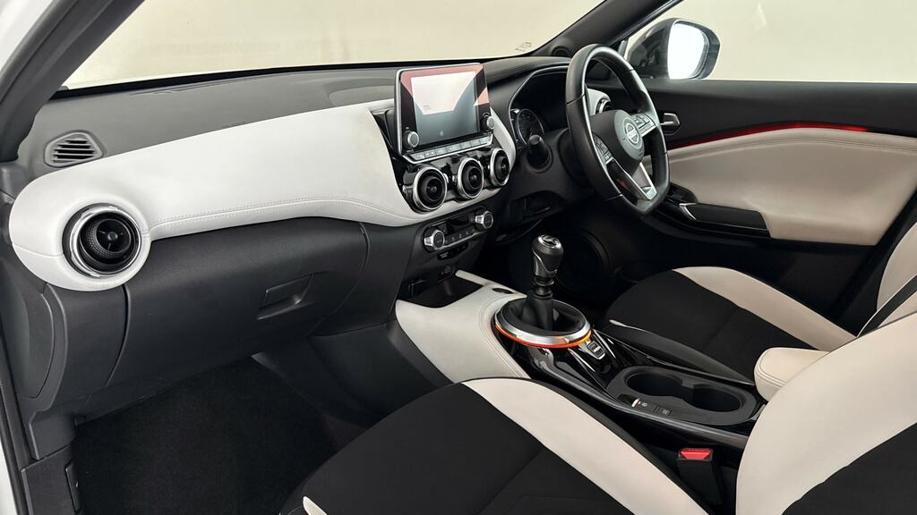 Nissan Juke 1L N-connecta Red #11