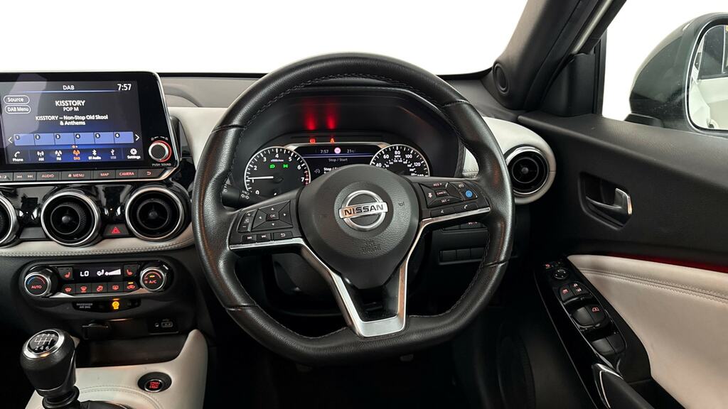 Nissan Juke 1L N-connecta Red #8