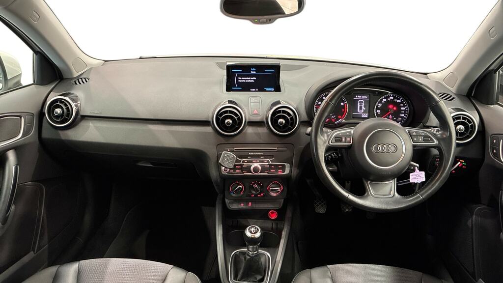 Audi A1 1.0 Tfsi Sport White #6