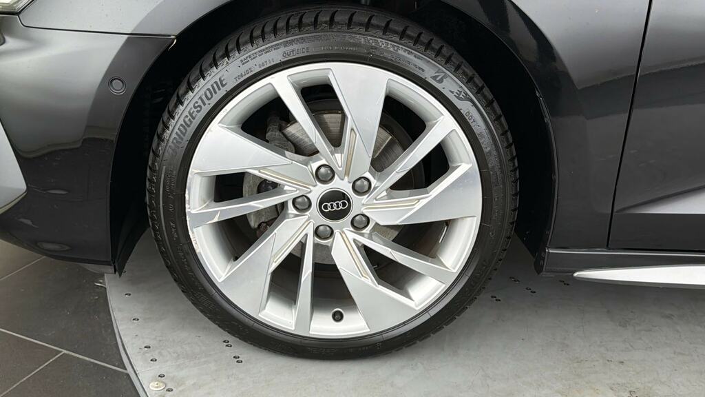Audi A3 35 Tfsi S Line S Tronic RE22UHC Black #5