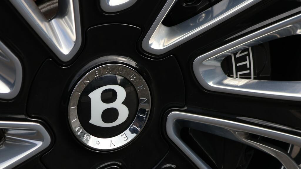 Bentley Flying Spur 4.0 V8 Hybrid Azure Blackline Silver #27