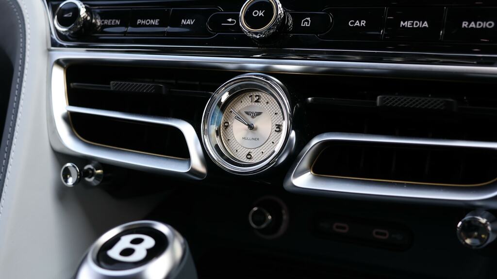 Bentley Flying Spur 4.0 V8 Hybrid Azure Blackline Silver #42