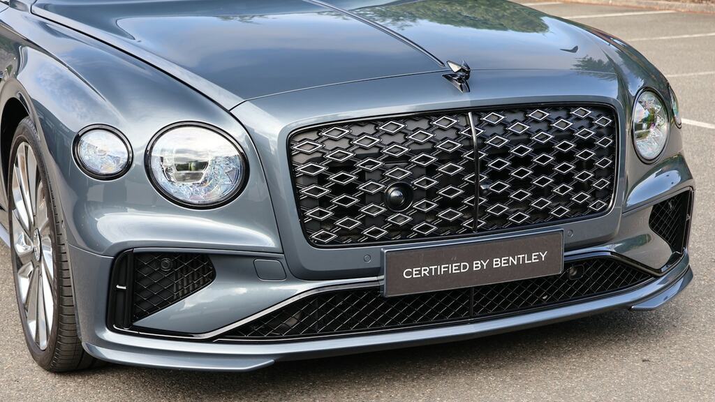 Bentley Flying Spur 4.0 V8 Hybrid Azure Blackline Silver #25