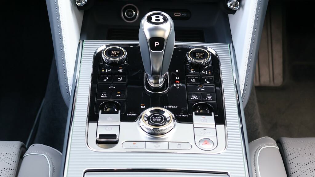 Bentley Flying Spur 4.0 V8 Hybrid Azure Blackline Silver #37