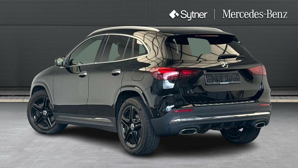 Mercedes-Benz GLA Class Gla 200 Amg Line Executive Black #2