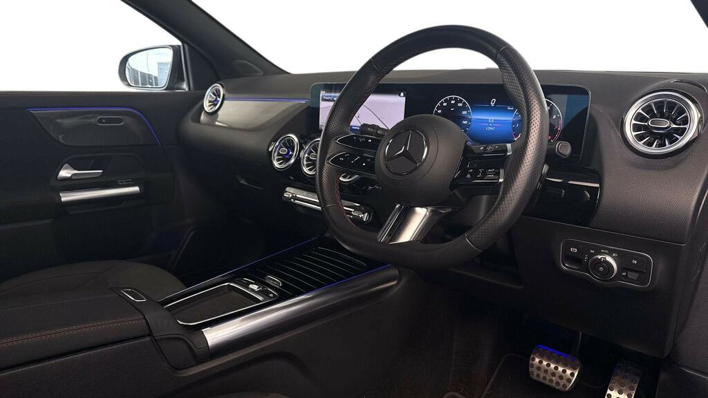 Mercedes-Benz GLA Class Gla 200 Amg Line Executive Black #3