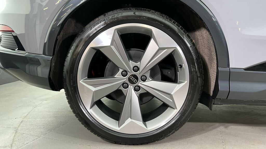 Audi Q4 E Tron 210Kw 45 82Kwh Black Edition Grey #5