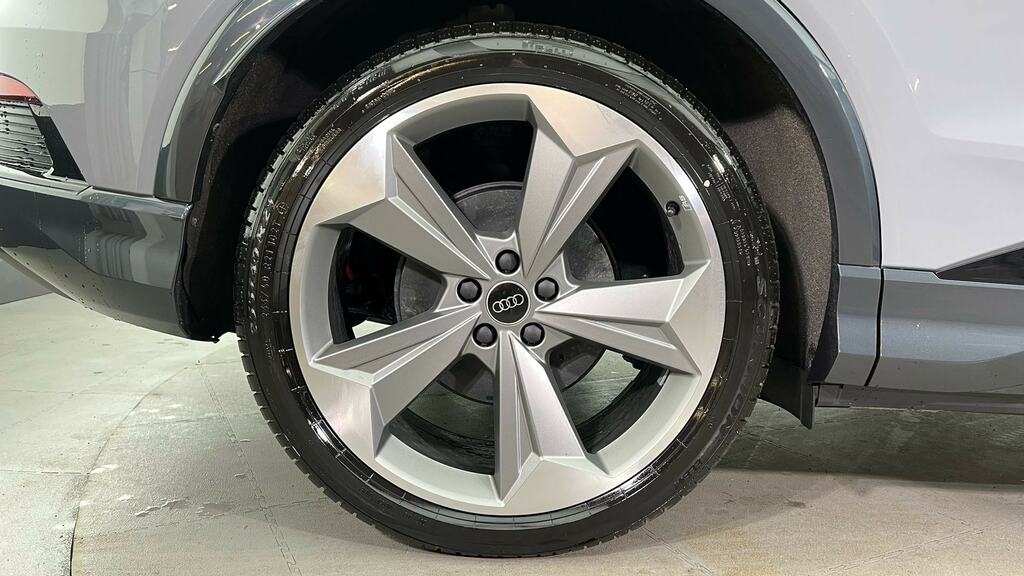 Audi Q4 E Tron 210Kw 45 82Kwh Black Edition Grey #5