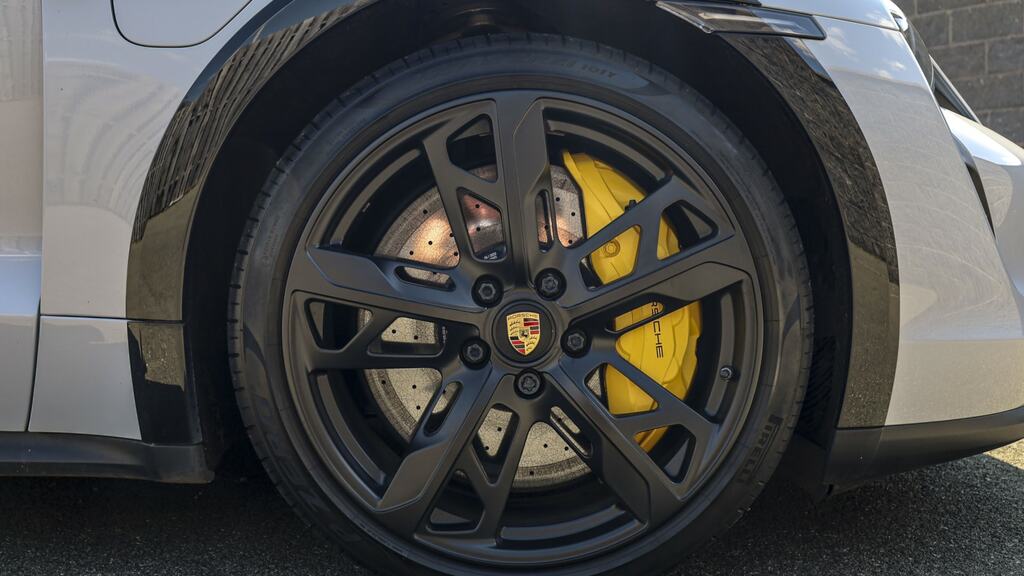 Porsche Taycan 560Kw Turbo S 93Kwh Grey #4