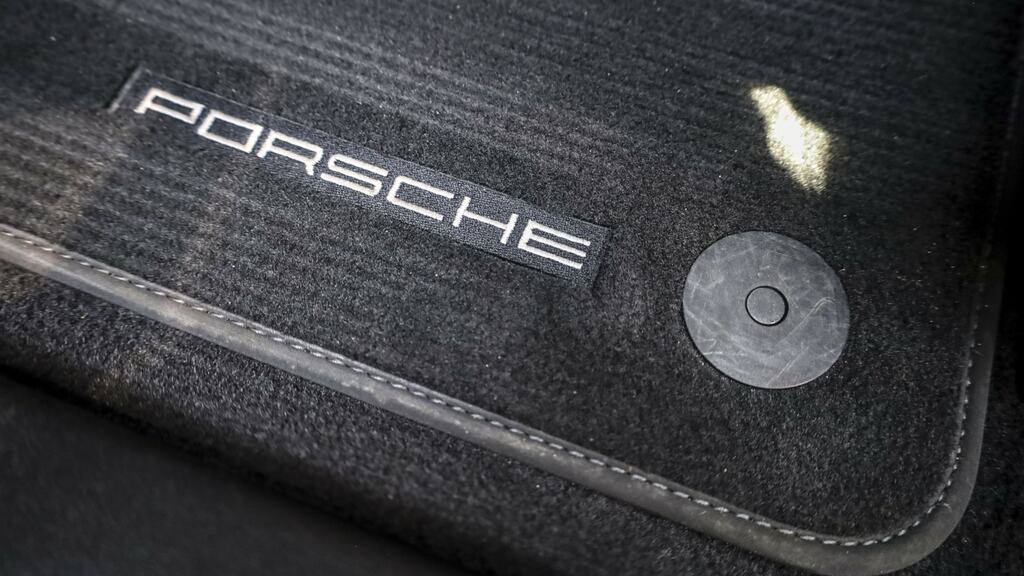 Porsche Taycan Turbo S  #29