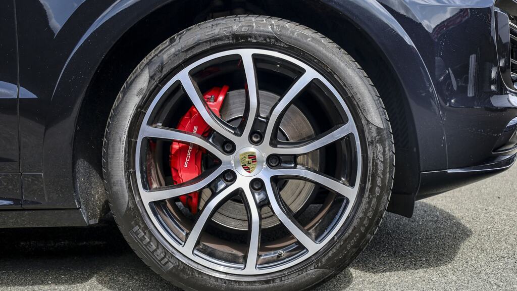 Porsche Cayenne Gts Tiptronic S Black #4